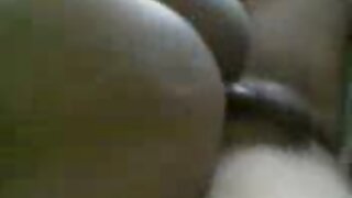 கொந்தளிப்பான ஸ்லட் சப்ரிங்கா தனது துளைகளை படுக்கையில் துளைக்க அனுமதிக்கப் போகிறார்